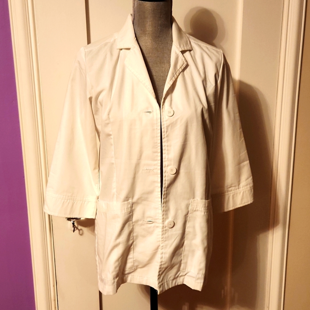 Red panda white lab coat. XS